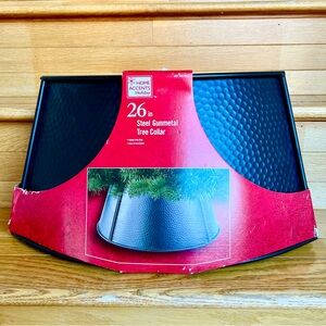 DRAFT 1 HOME ACCENTS HOLIDAY 26” Christmas Tree Collar Steel Gunmetal Tree Skirt
